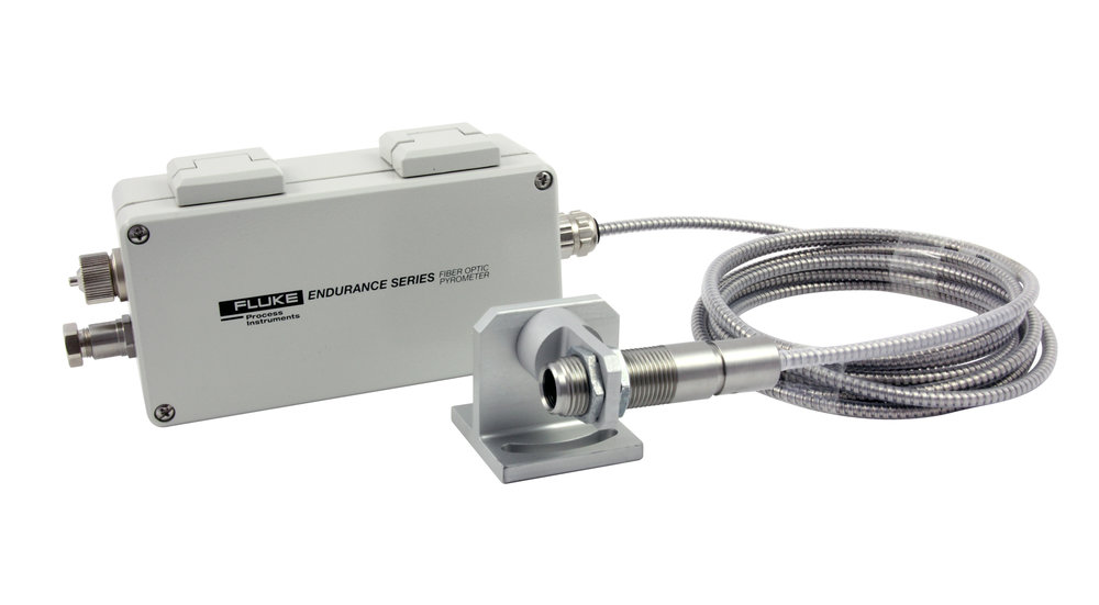 High-resolution pyrometers with rugged remote sensor head